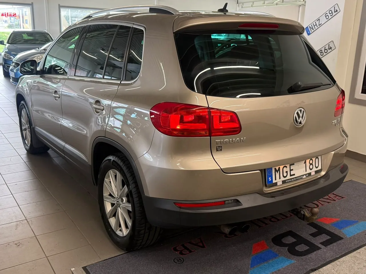 Vehicle image 12