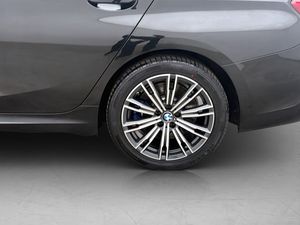 BMW 330 bild 31