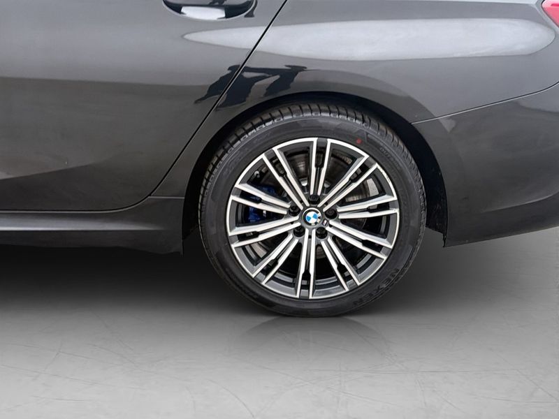 BMW 330 bild 31