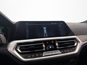 BMW 330 bild 21