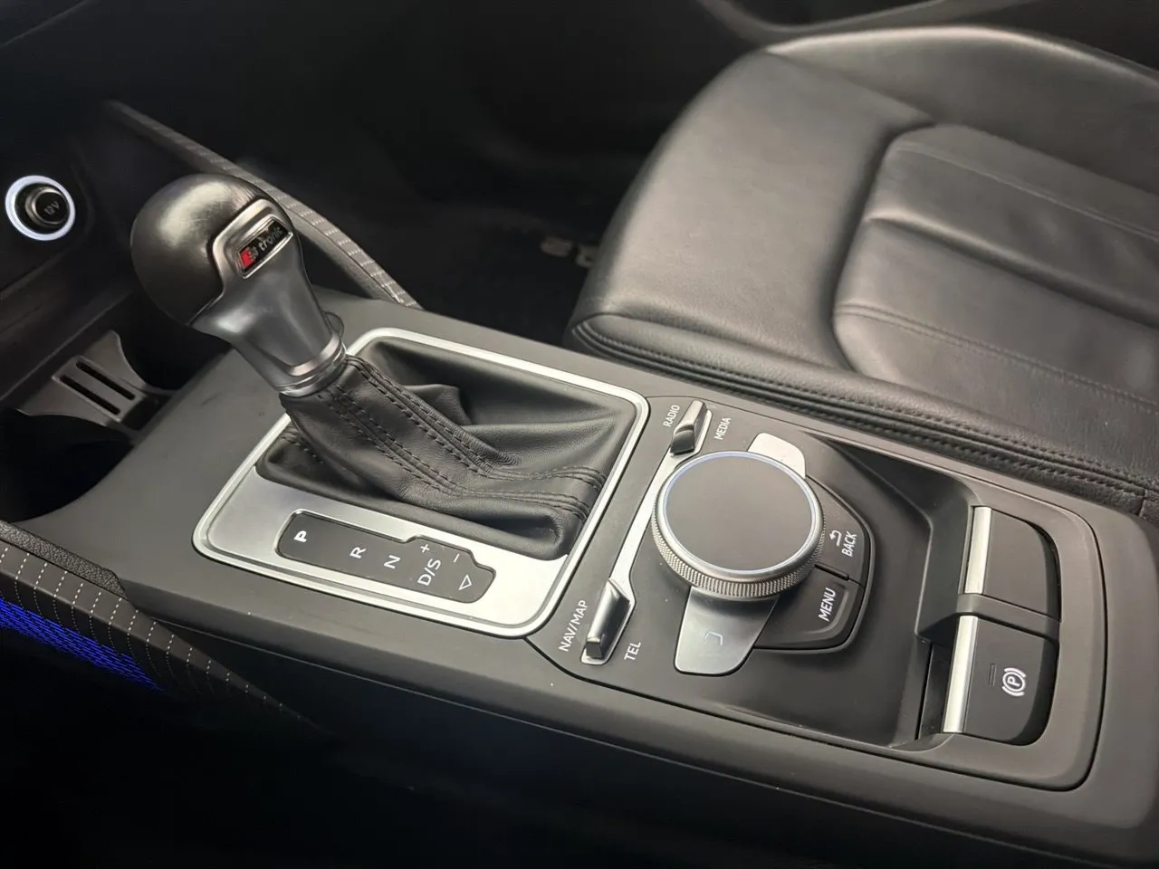 Vehicle image 20
