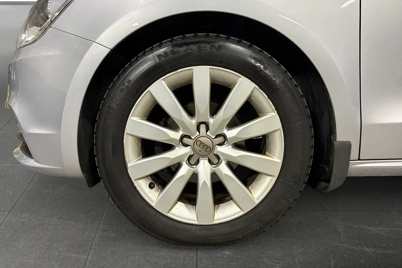 Vehicle image 15