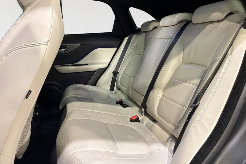 Jaguar F-Pace bild 14