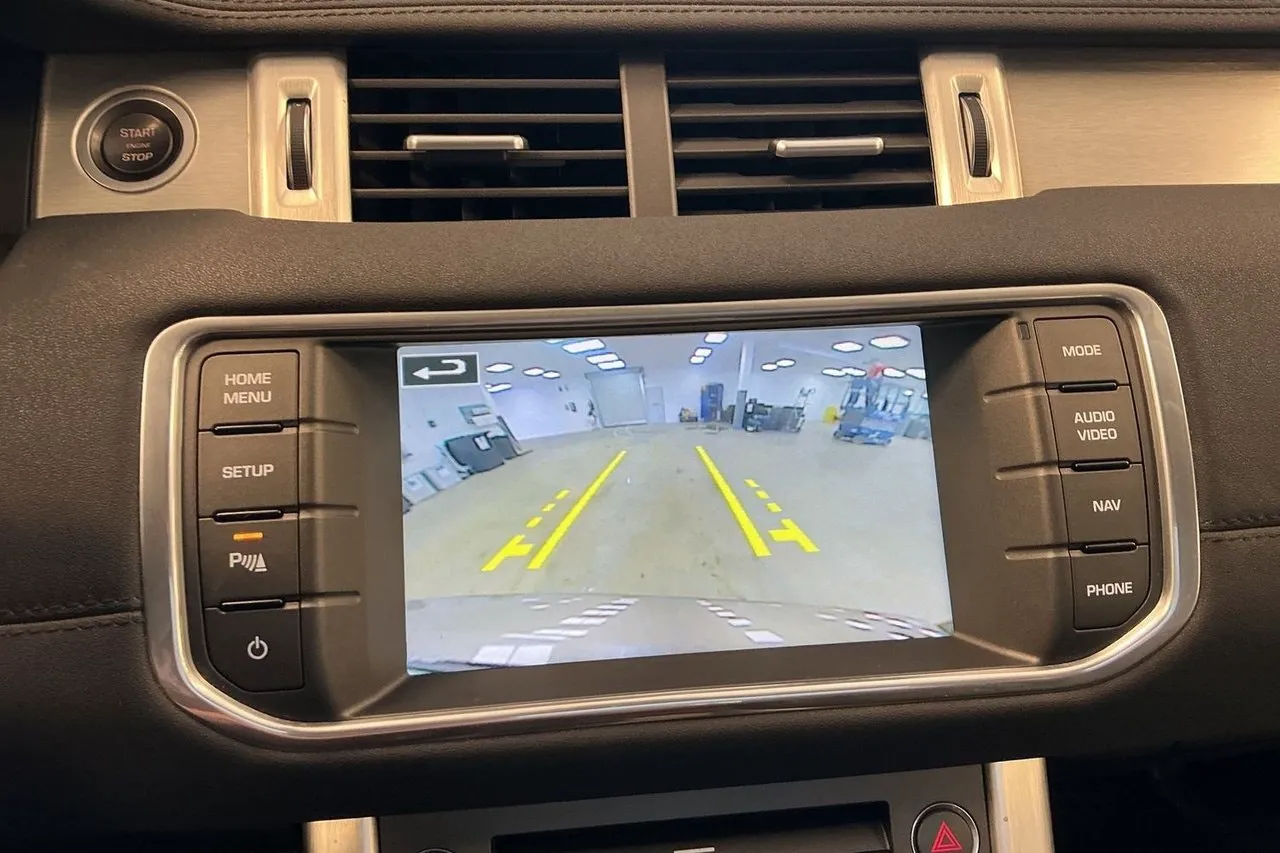 Vehicle image 18