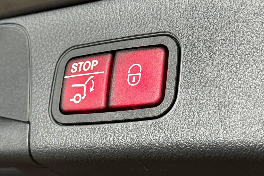 Vehicle image 28