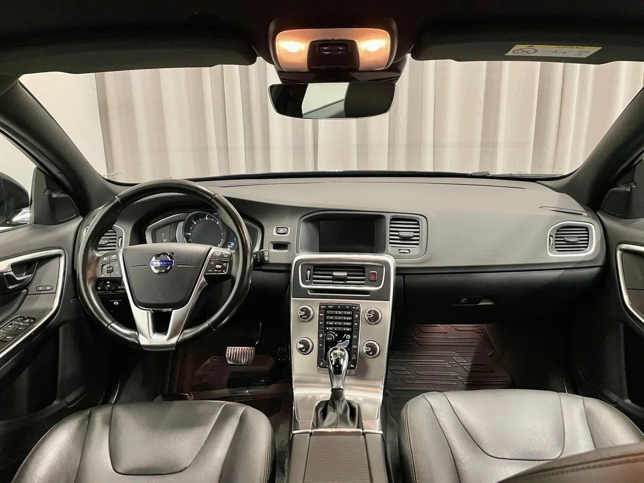 Vehicle image 18