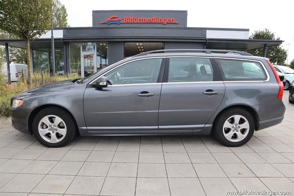 Volvo V70 II 2.5FT 231hk Momentum Aut Svensksåld 1 ägare Drag - 2010