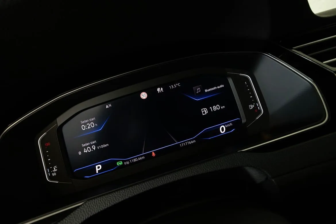 Vehicle image 18