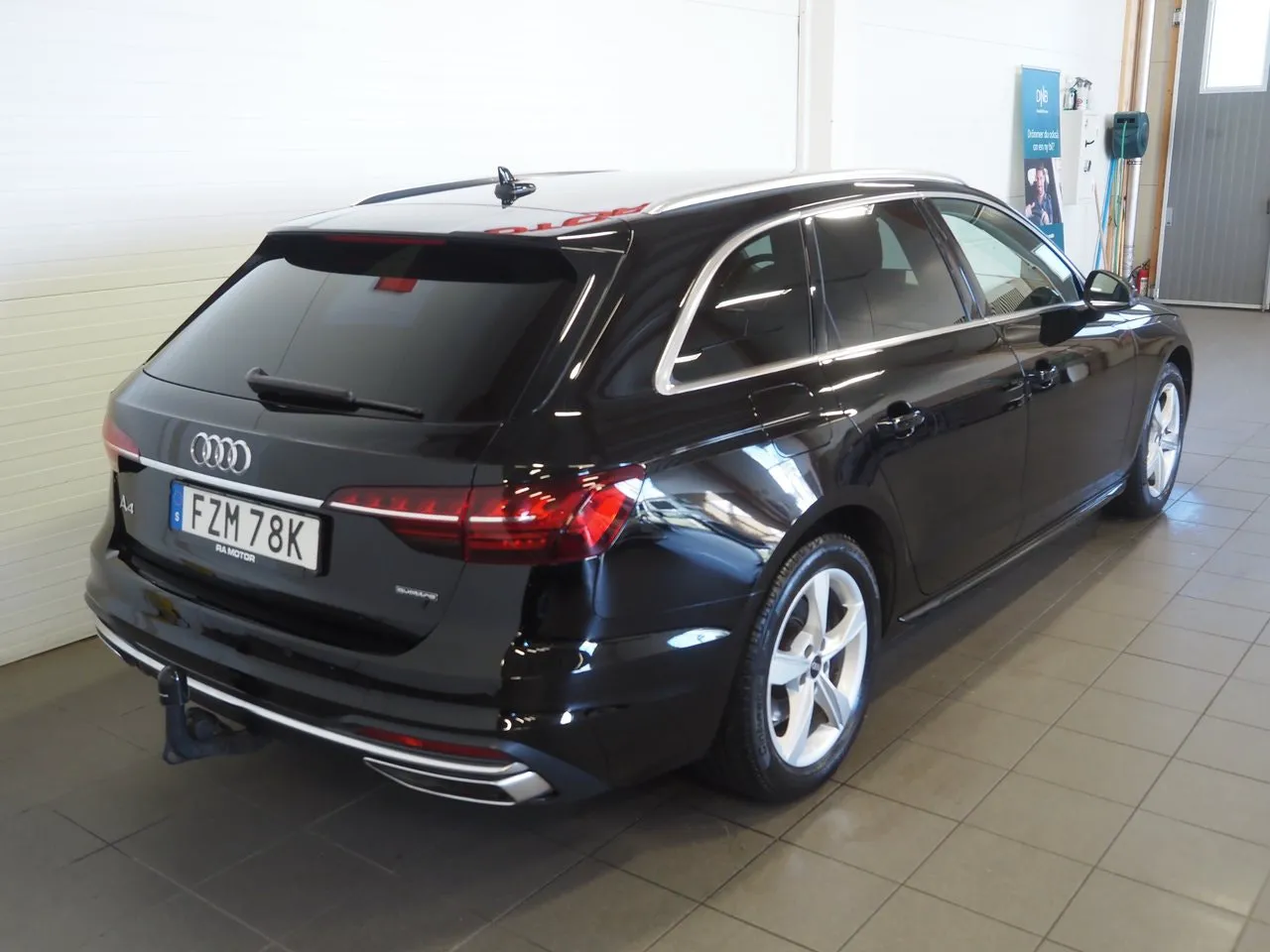 Vehicle image 5