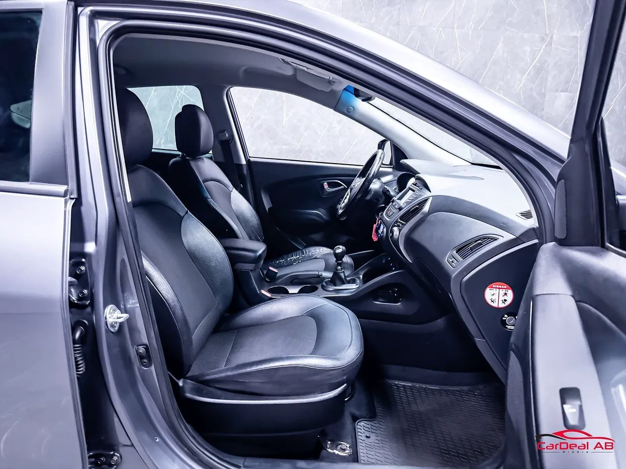 Vehicle image 14