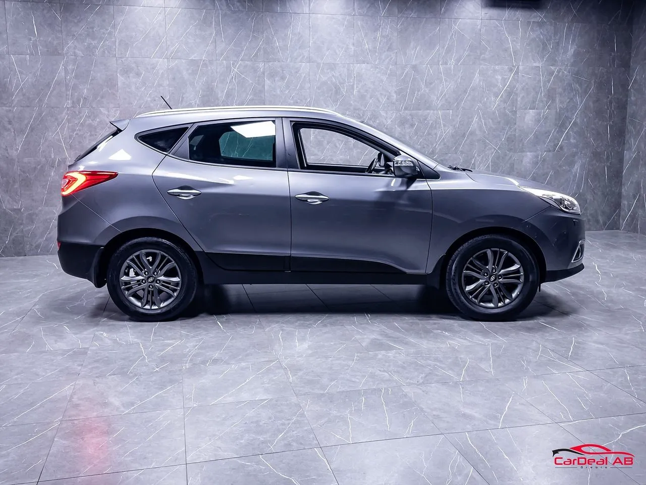 Vehicle image 7