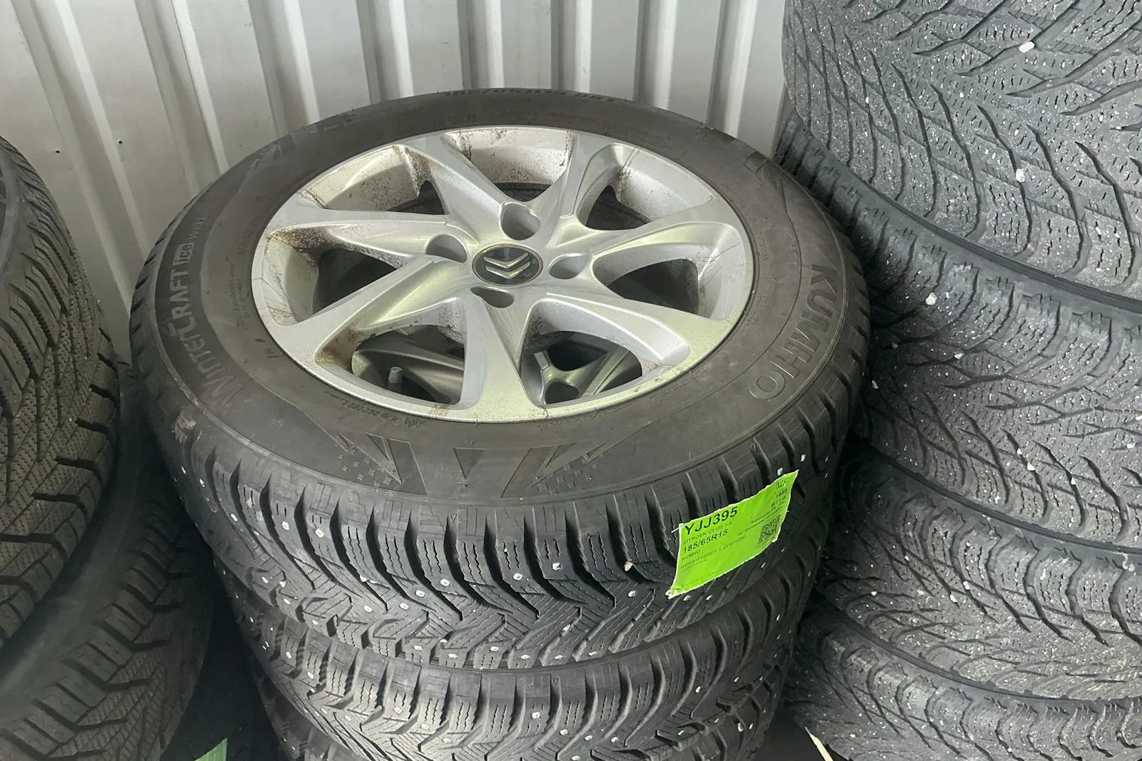 Vehicle image 10