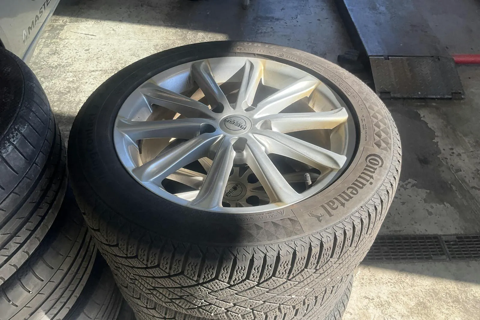 Vehicle image 11