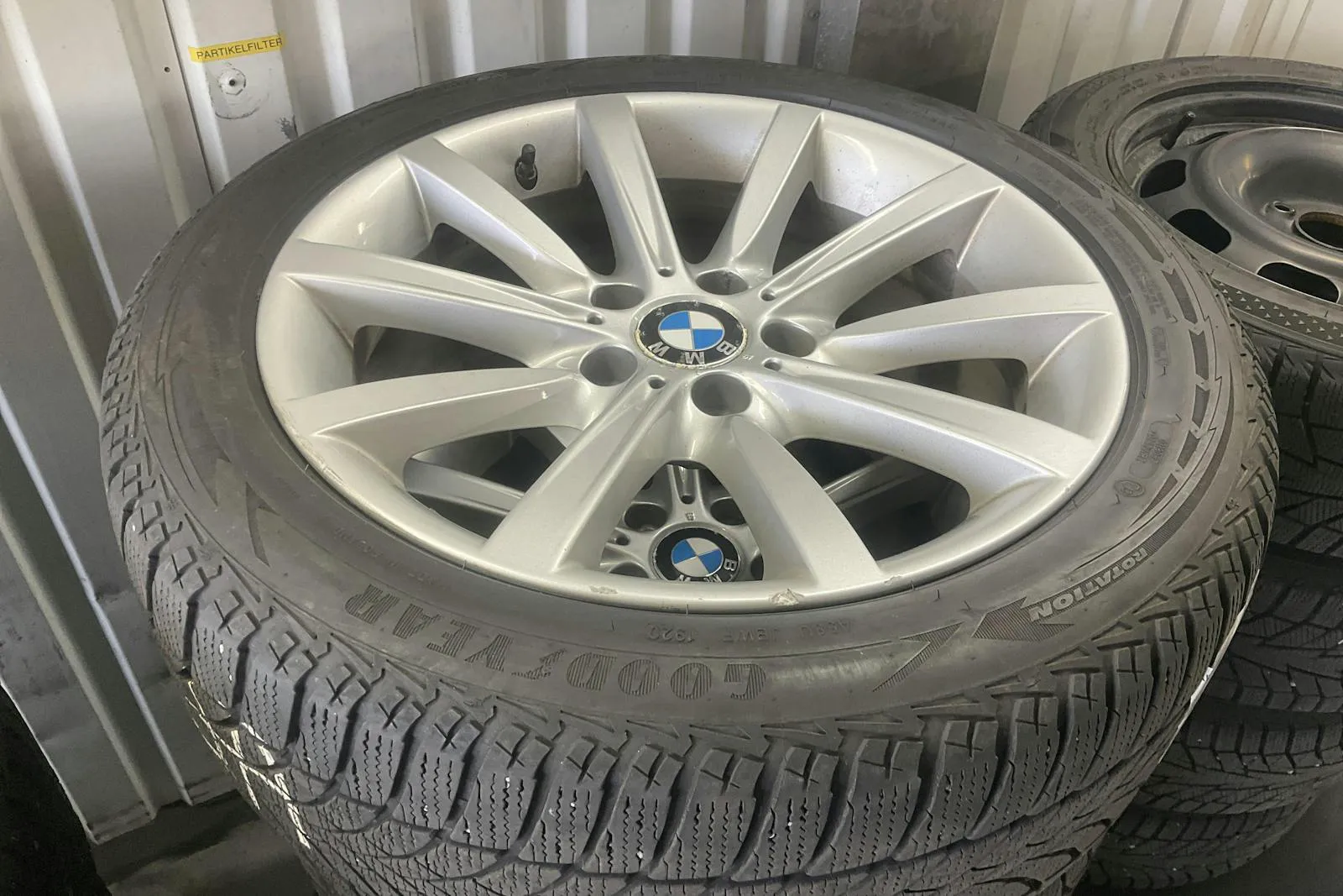 Vehicle image 18