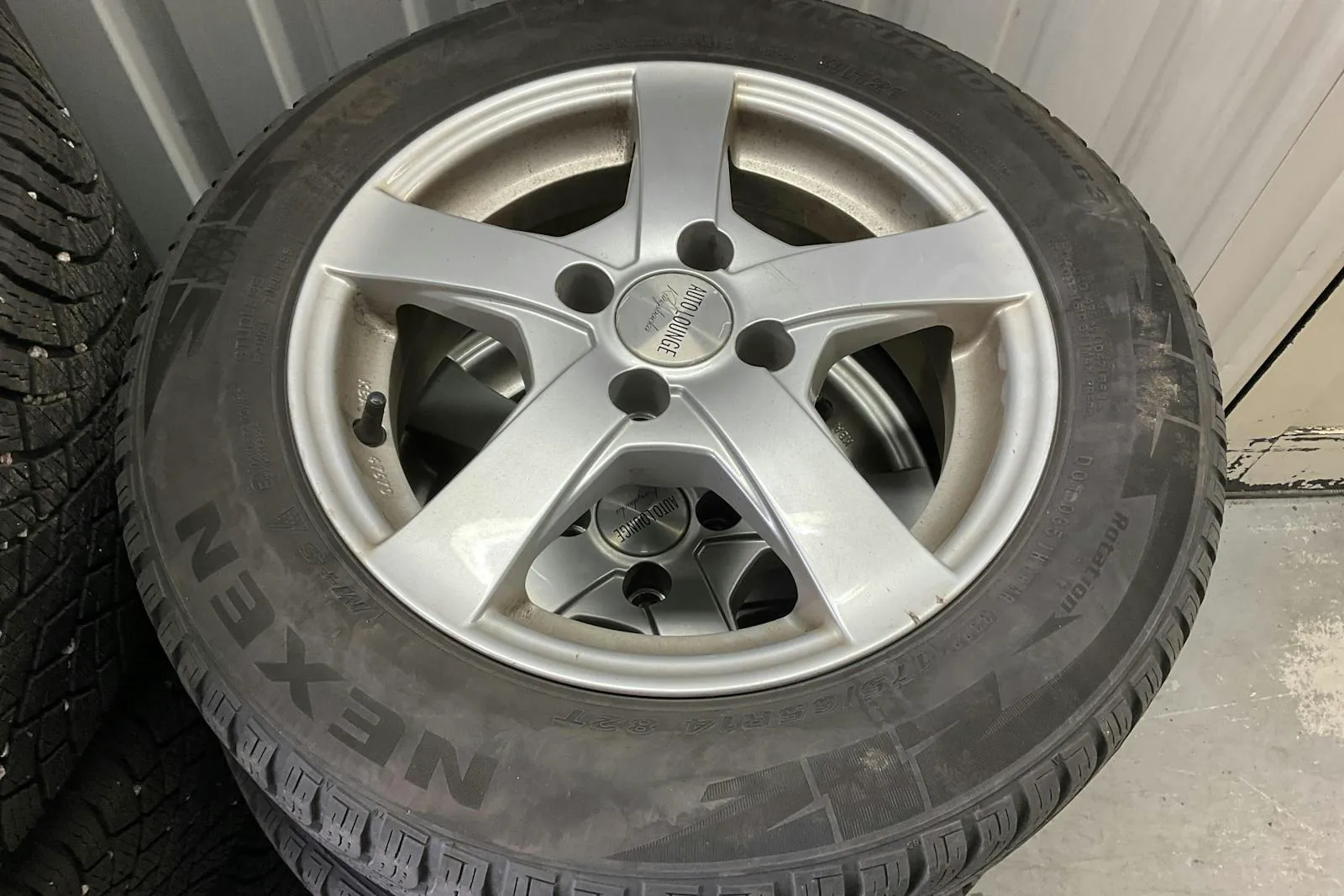 Vehicle image 10