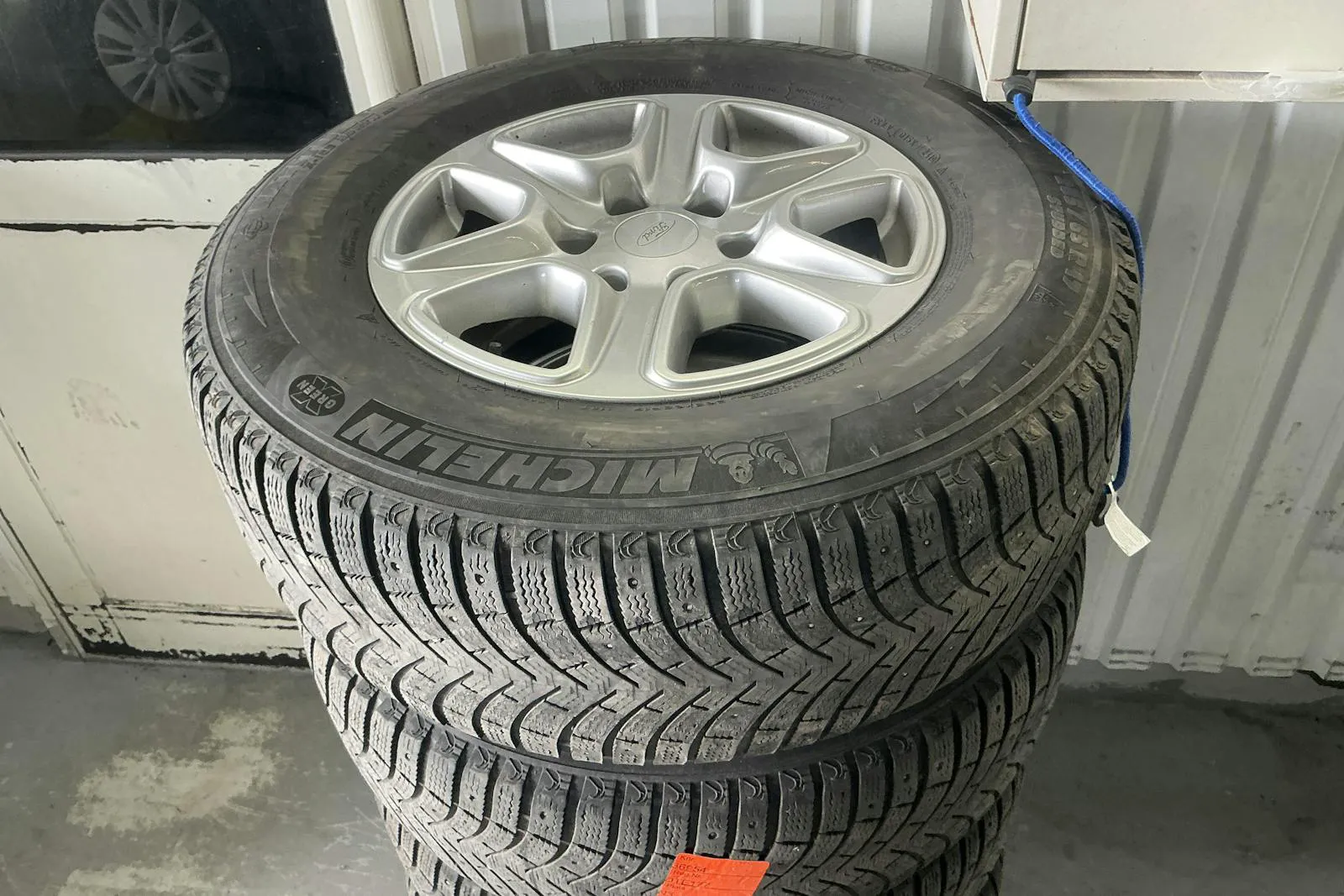 Vehicle image 9