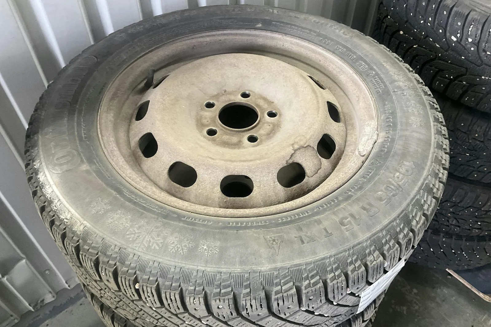 Vehicle image 11