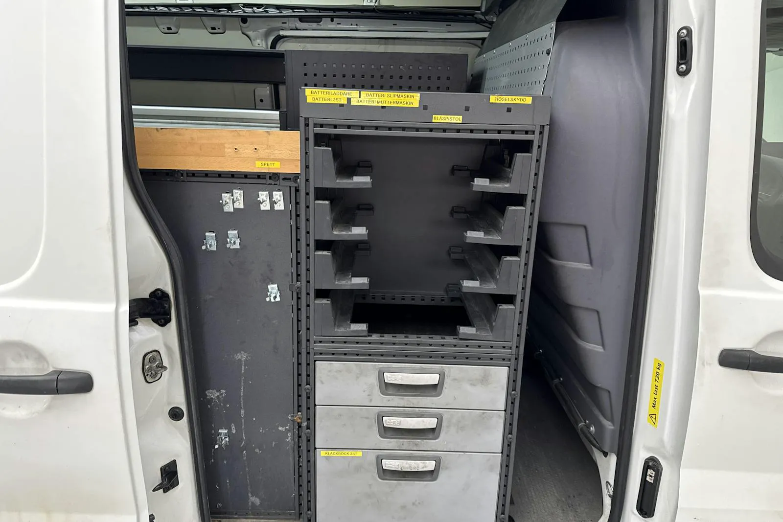 Vehicle image 6