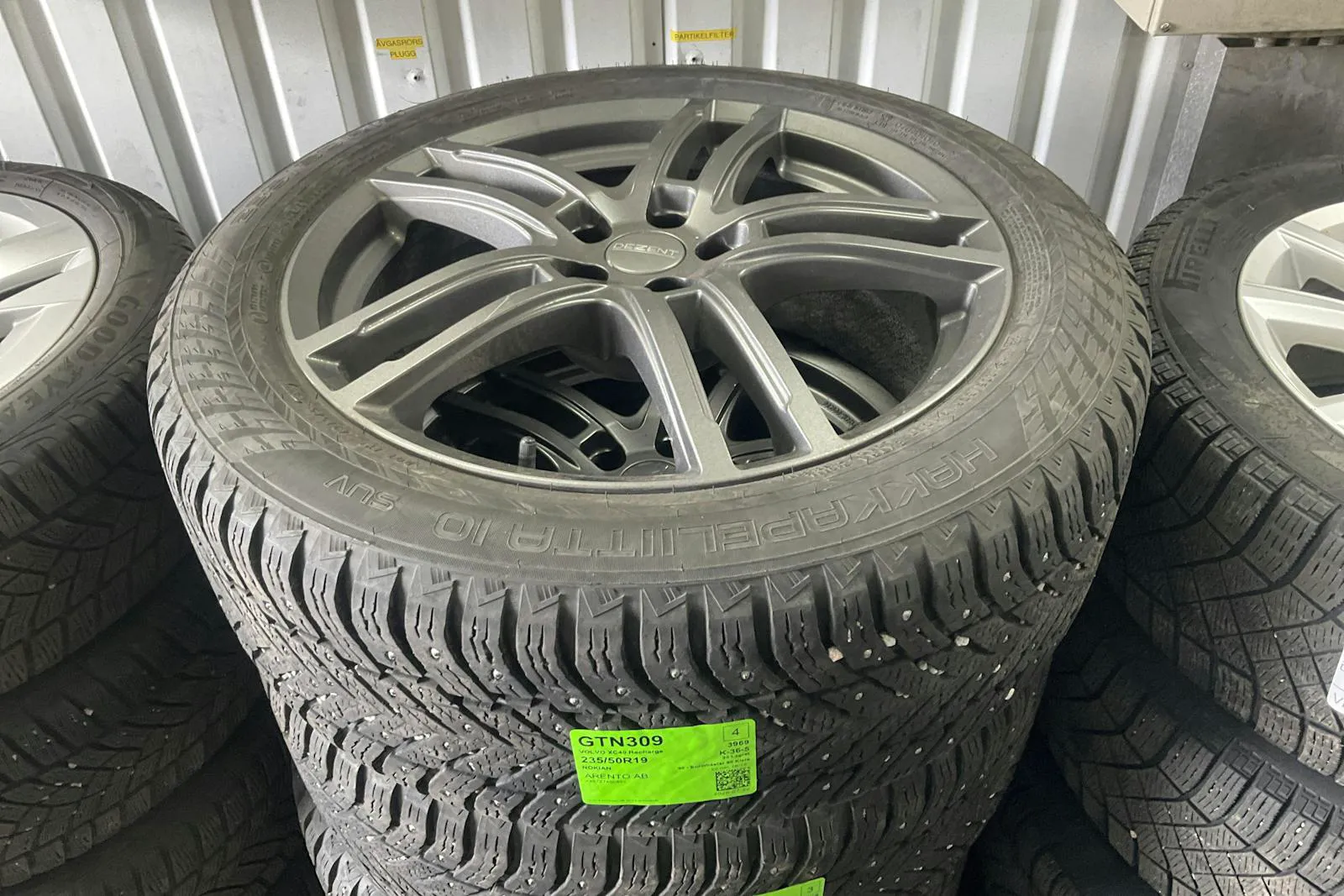 Vehicle image 17