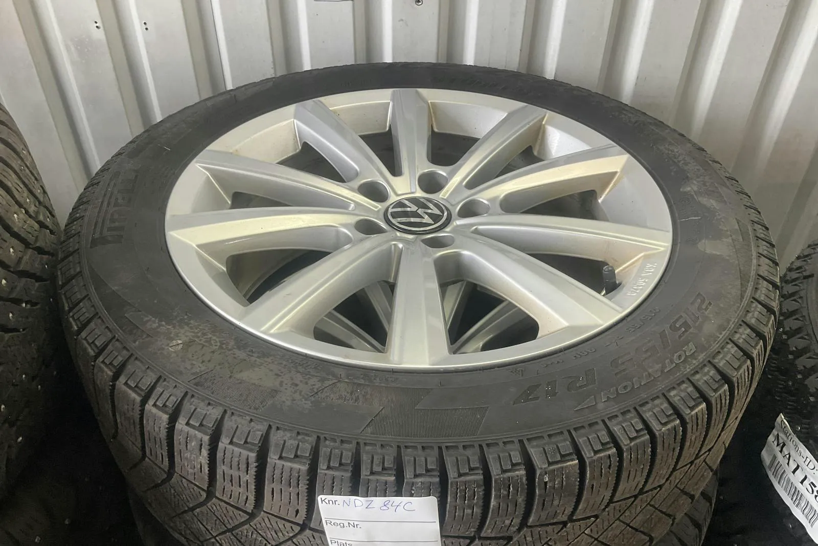 Vehicle image 15