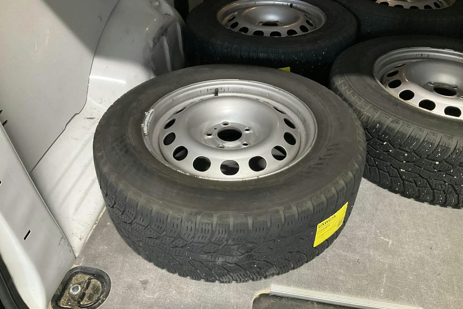 Vehicle image 11