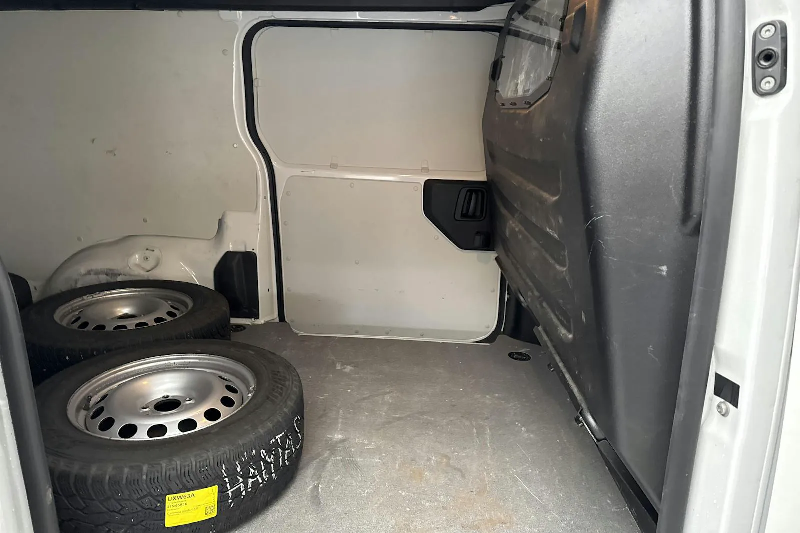Vehicle image 6