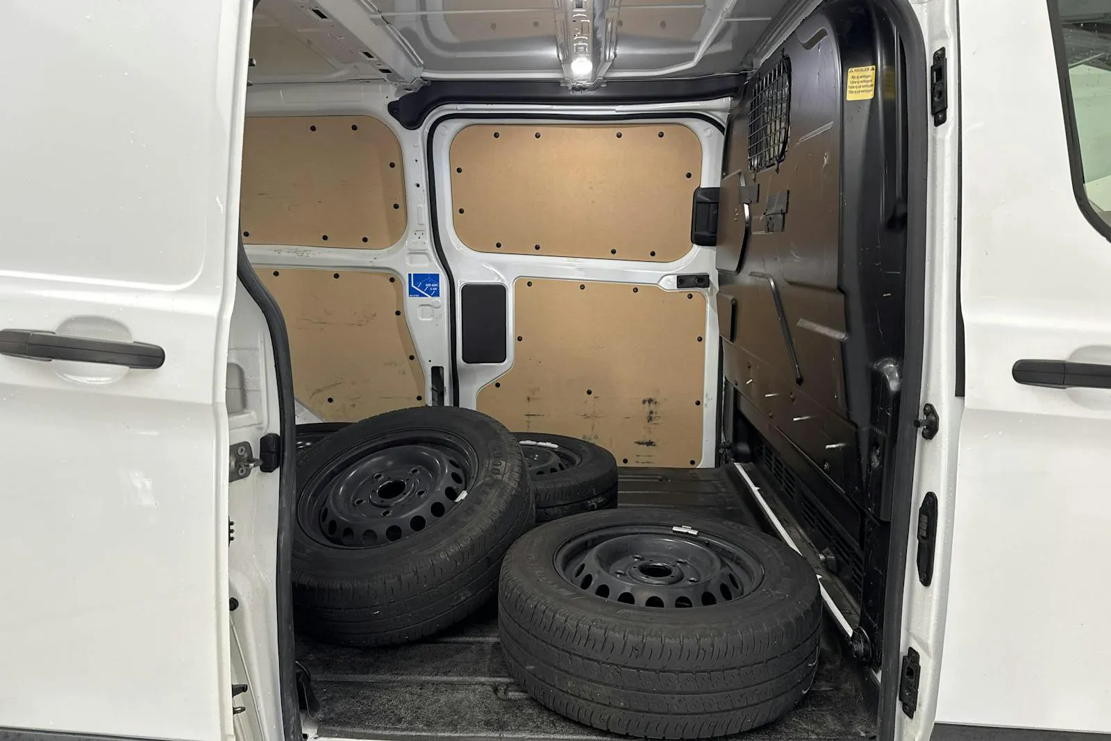 Vehicle image 7