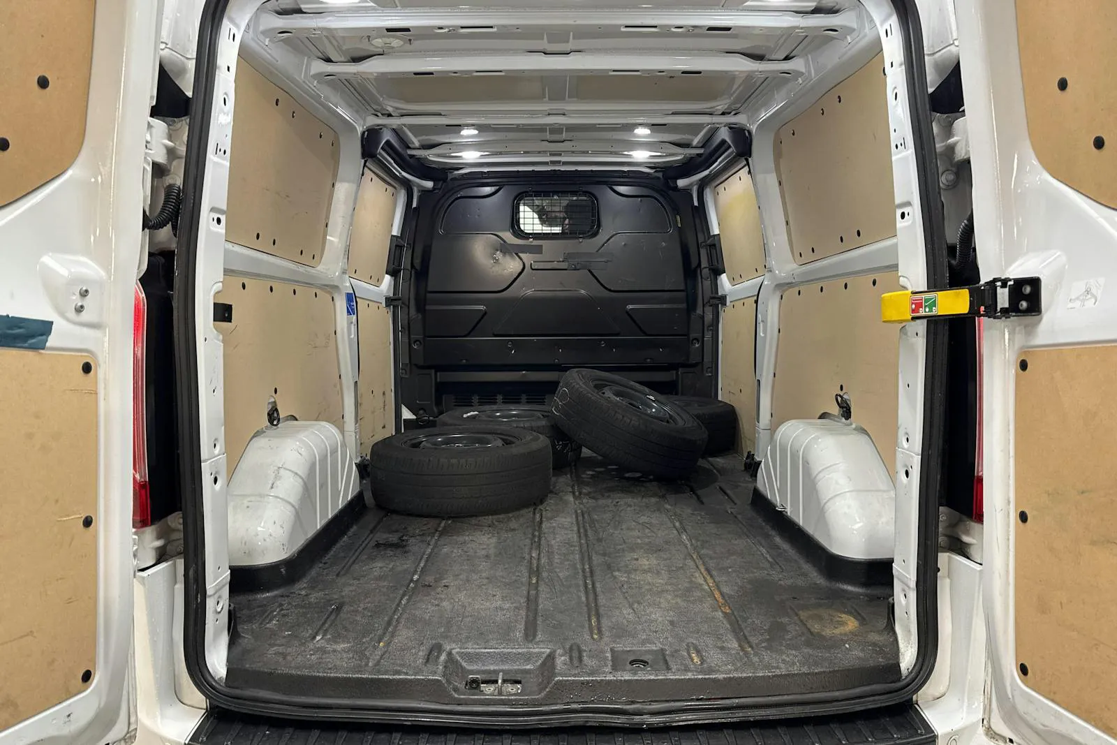 Vehicle image 8