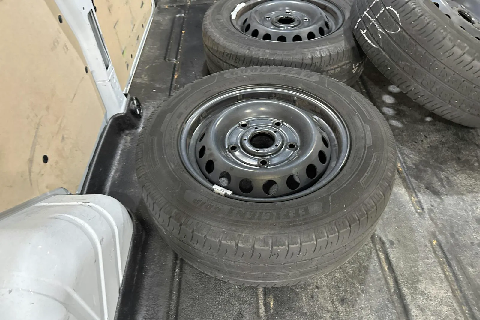 Vehicle image 12