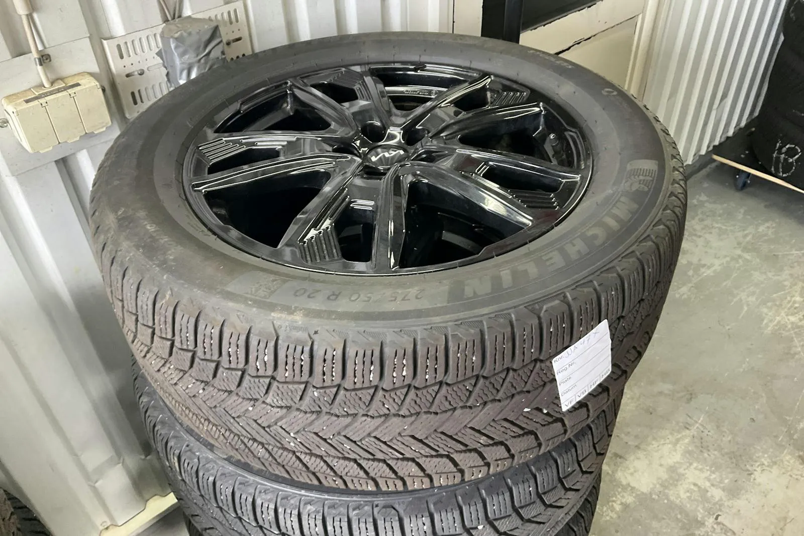 Vehicle image 15
