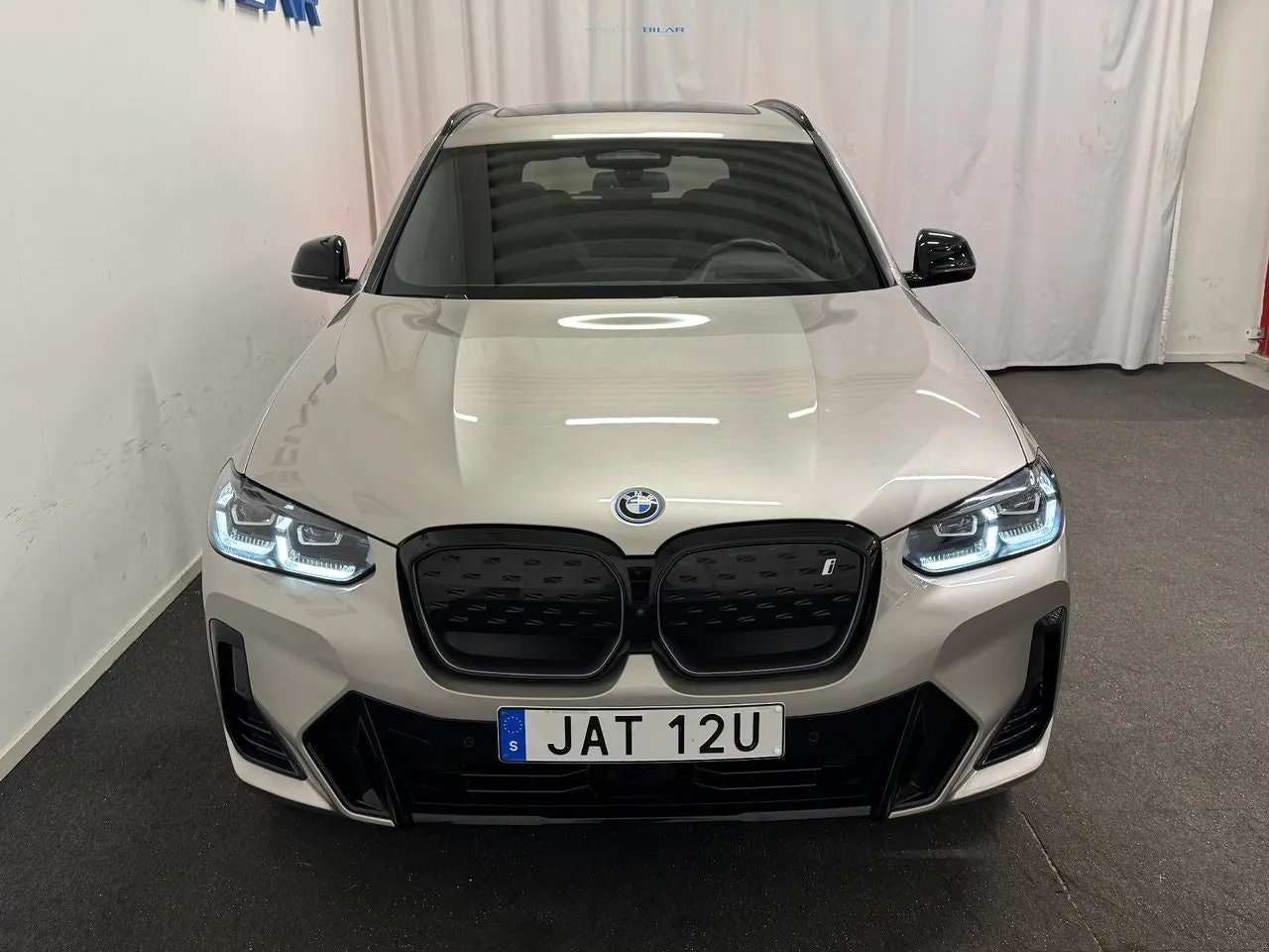 Vehicle image 21