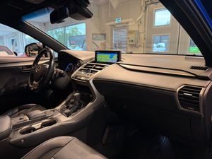 Lexus NX bild 9