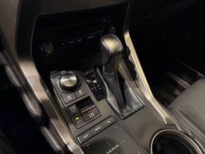 Lexus NX bild 15
