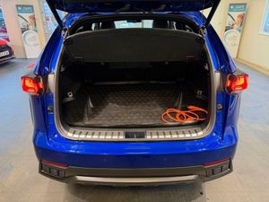 Lexus NX bild 25