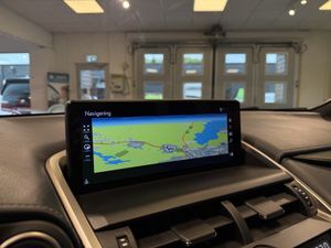 Lexus NX bild 12