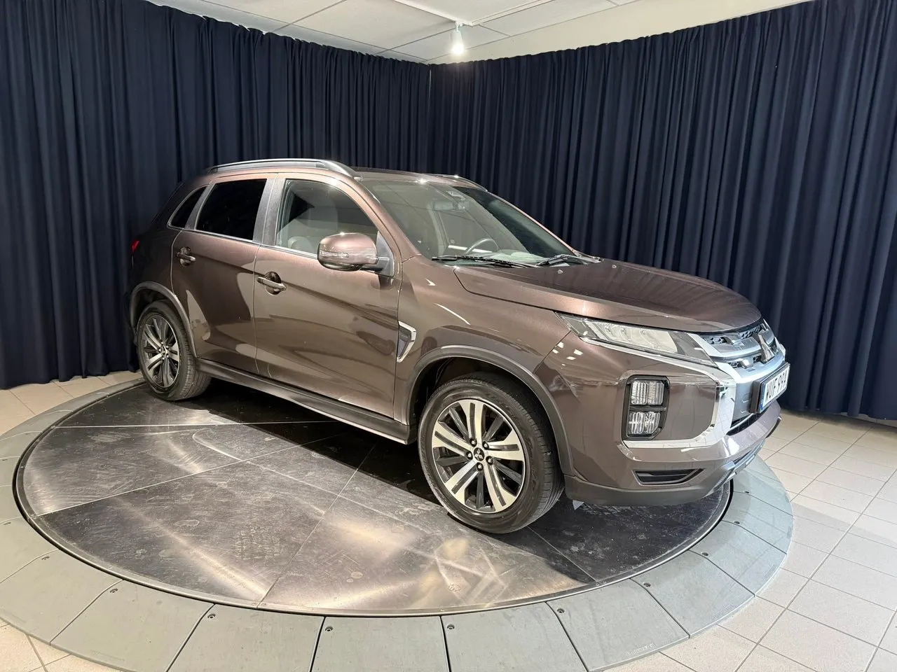 Vehicle image 7