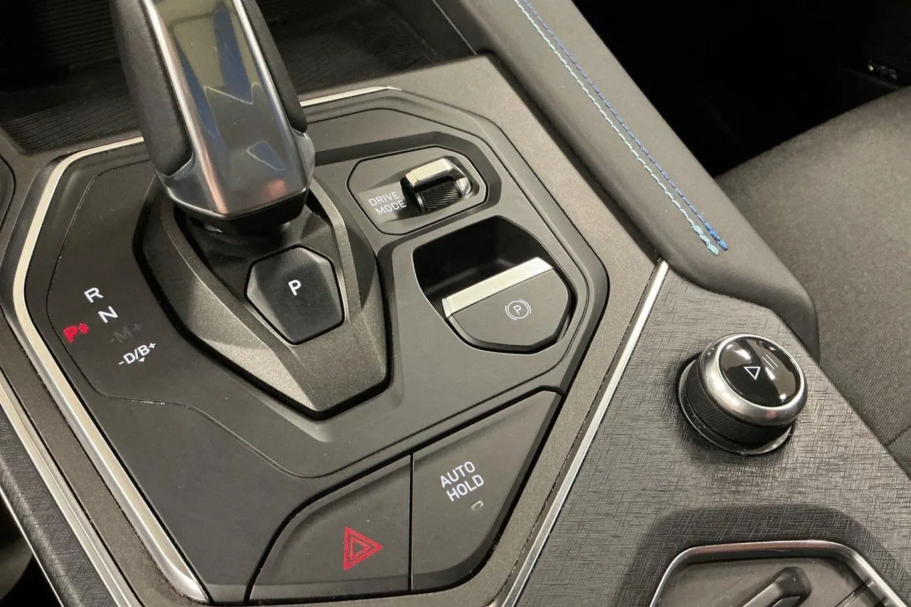 Vehicle image 24