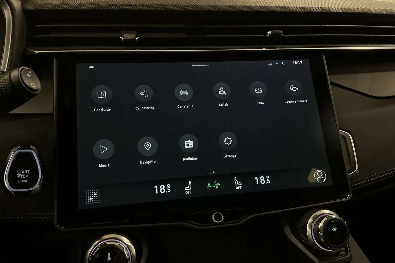 Vehicle image 15