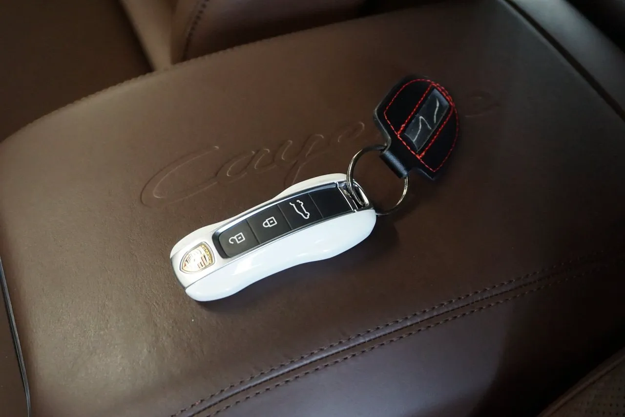 Vehicle image 23
