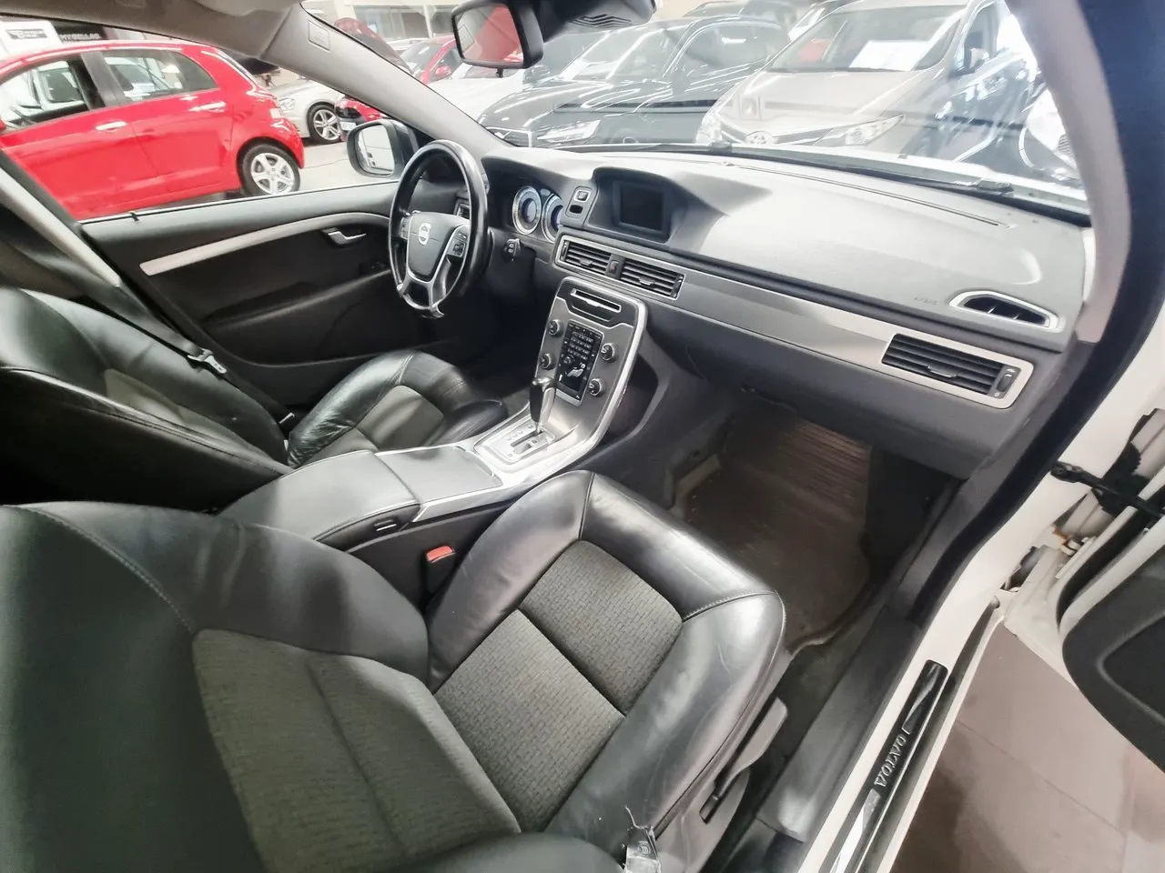 Vehicle image 18