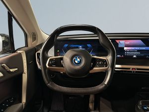 BMW iX bild 9