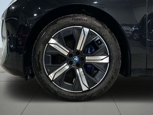 BMW iX bild 14