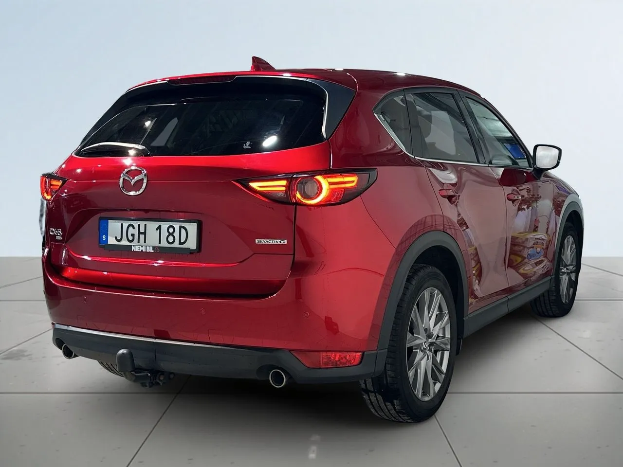 Vehicle image 5