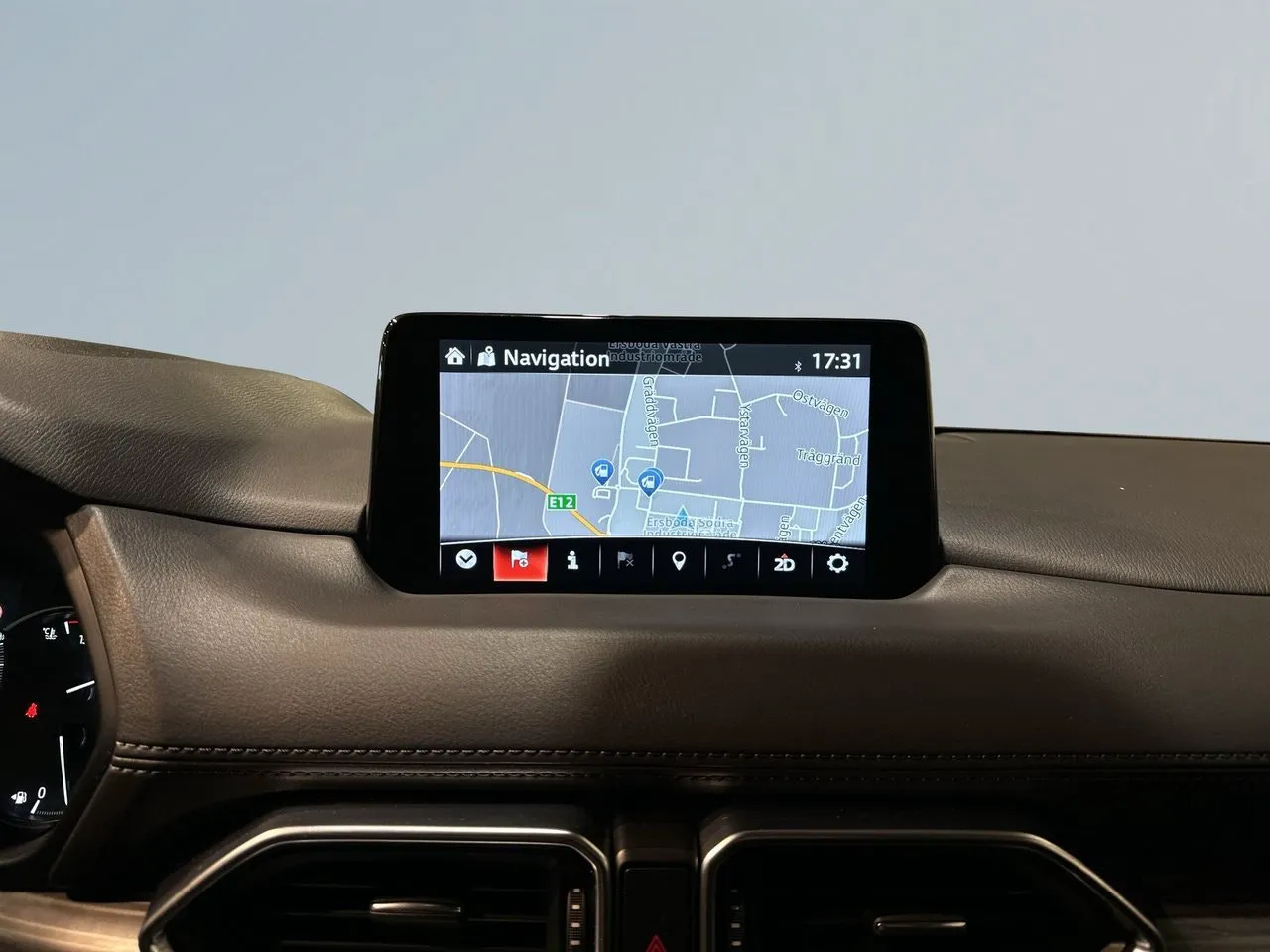 Vehicle image 14