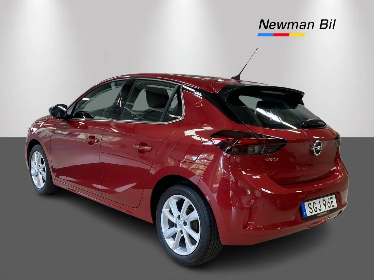 Vehicle image 5