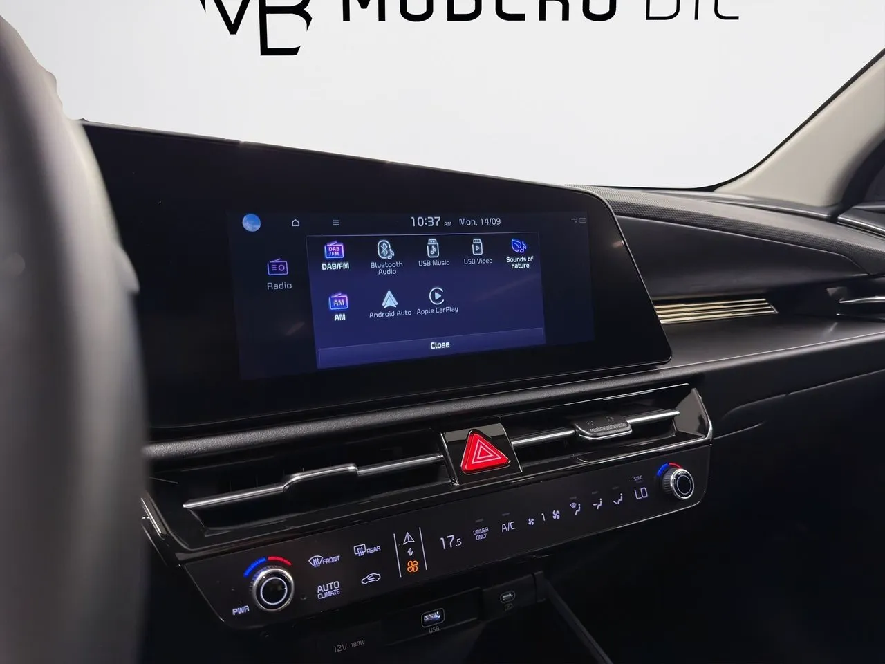 Vehicle image 15