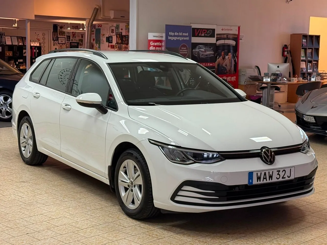 Vehicle image 8