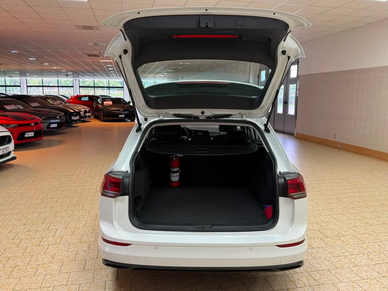 Vehicle image 10