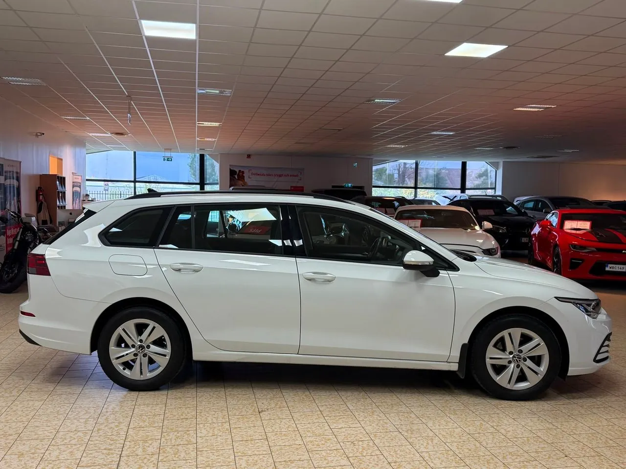 Vehicle image 7