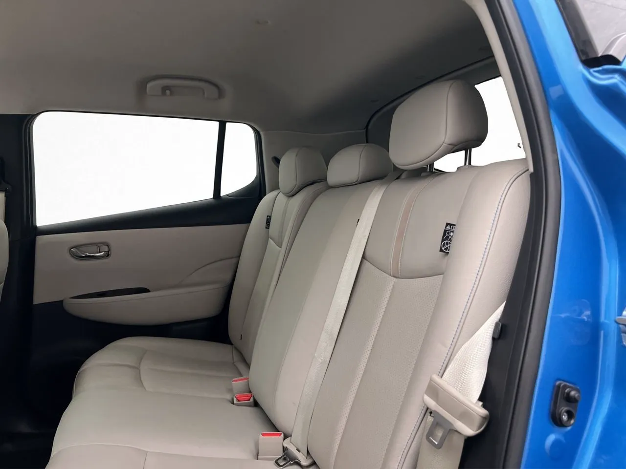 Vehicle image 25